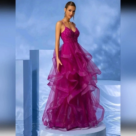 Giffniseti Women's Prom Dress Features 3D Rose Print, Layered Tulle and High-End - Picture 4 of 8